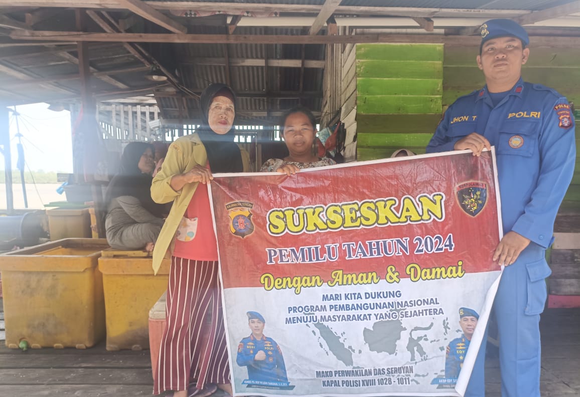 Sambangi Warga Sei Undang Seruyan, Ditpolairud Ajak Jaga Kamtibmas