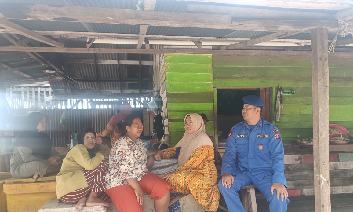 Sambangi Warga Sei Undang Seruyan, Ditpolairud Ajak Jaga Kamtibmas