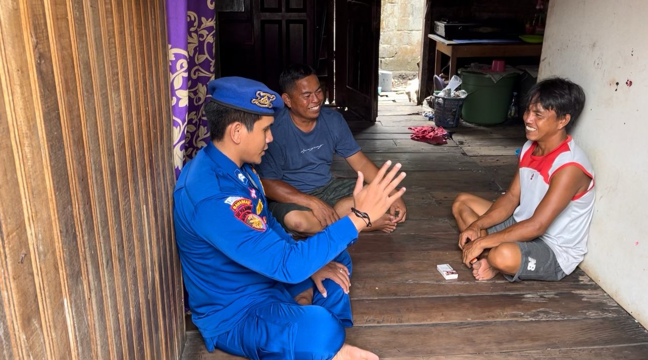 Pastikan Aman Dan Kondusif, Personel Kapal XVIII-2005 Sambangi Desa Bengkirai Secara Rutin