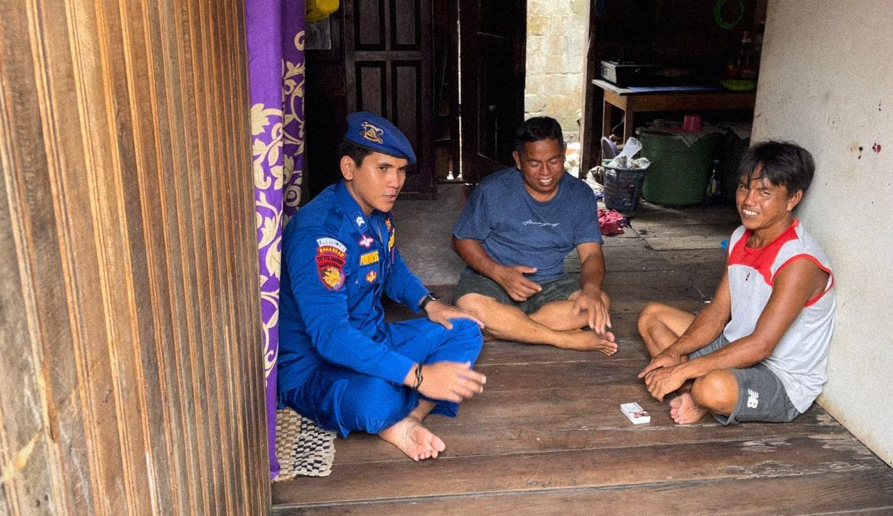 Pastikan Aman Dan Kondusif, Personel Kapal XVIII-2005 Sambangi Desa Bengkirai Secara Rutin