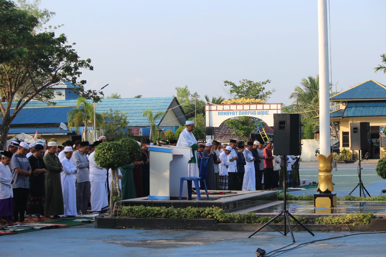 Peringati Hari Raya Idul Adha 1444 H, Personil Dan Masyarakat Melaksanakan Sholat Ied Di Halaman Mako Ditpolairud