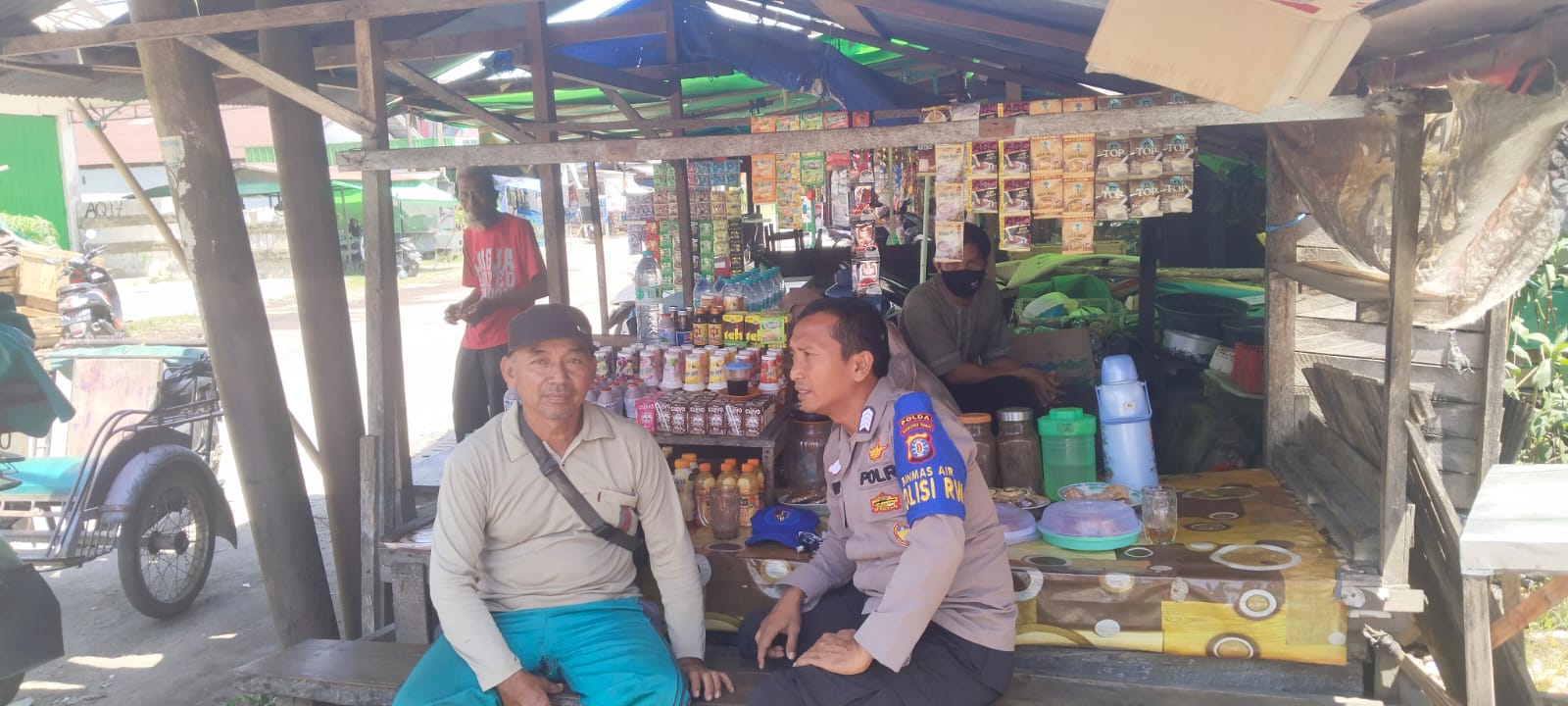 Jalin Silaturahmi Dengan Warga, Polisi RW Ditpolairud Rutin Laksanakan Sambang