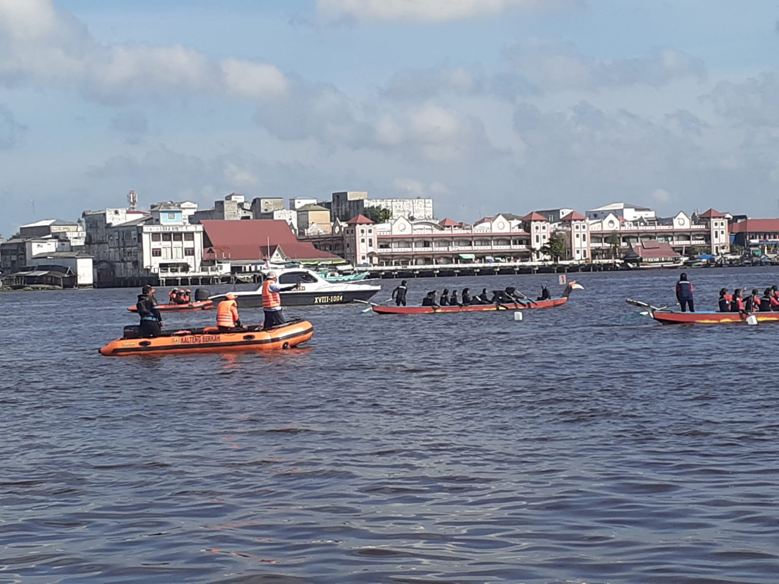 Pam PORPROV XII Kalteng Cabang Dayung Di Das Mentaya, Ditpolairud Siagakan Kapal Patroli Dan Tactical Boat