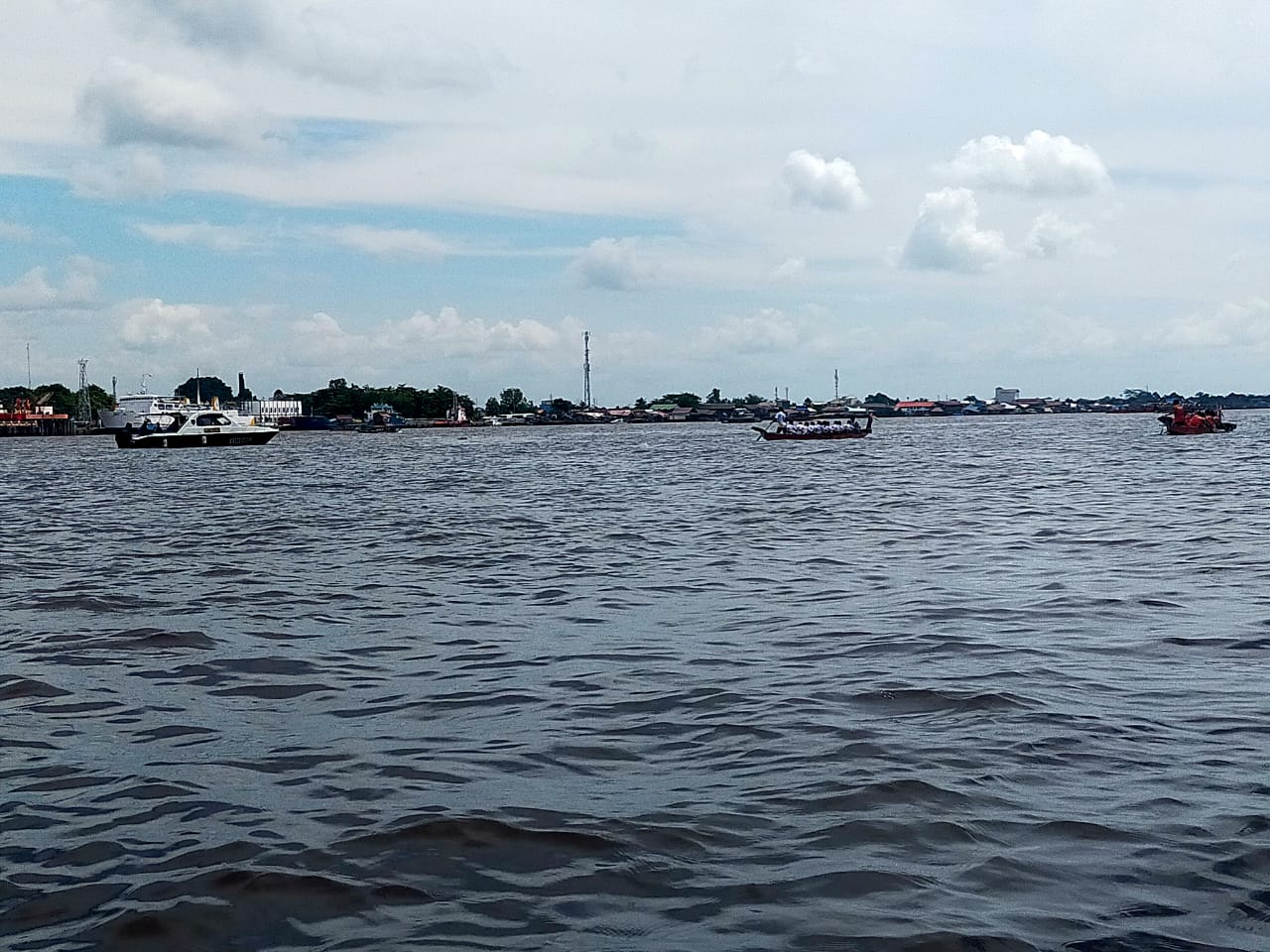 Pam PORPROV XII Kalteng Cabang Dayung Di Das Mentaya, Ditpolairud Siagakan Kapal Patroli Dan Tactical Boat