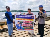 Harkamtibmas Perairan Marnit Das Kumai, Ditpolairud Ajak Pelajar Jaga Kebersihan Lingkungan