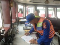 Masifkan Patroli Di Das Kahayan, Ditpolairud Ajak Pelayar Utamakan Keselamatan