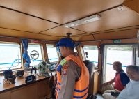 Sosialisasikan Pentingnya Alat Keselamatan Saat Berlayar, Ditpolairud 